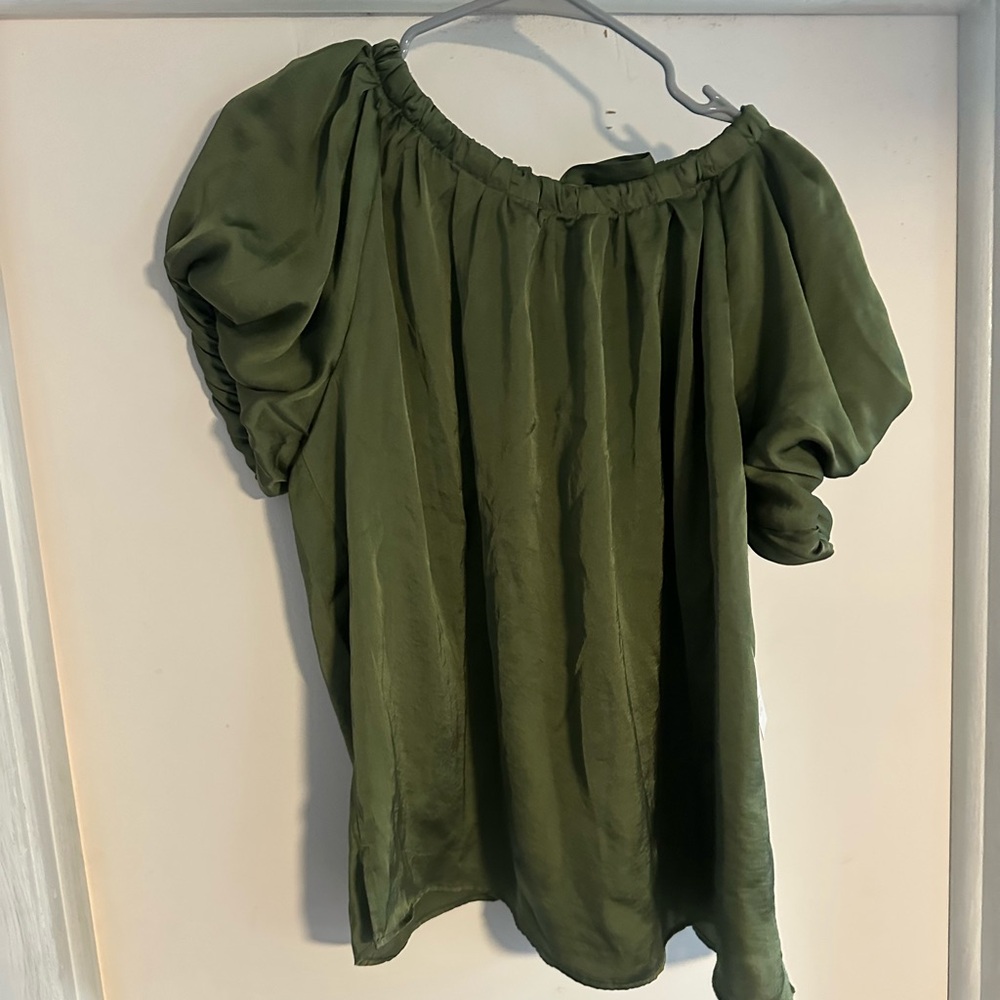 Time and Tru Forest Green Off-Shoulder Blouse L